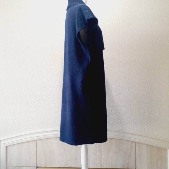 One A Sweater Vest - Picture 3 of 14